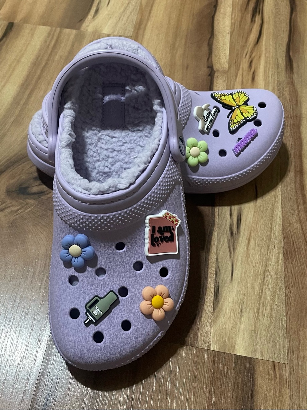 NWT Crocs Classic Lined Clogs Lavender Purple Cozy With Jibbitz Charms Size 7